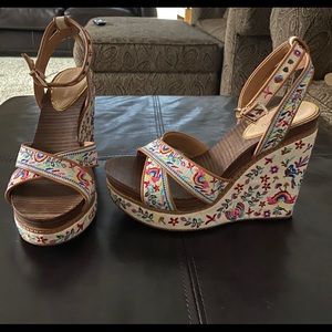 Gianni Bini stacked heel.